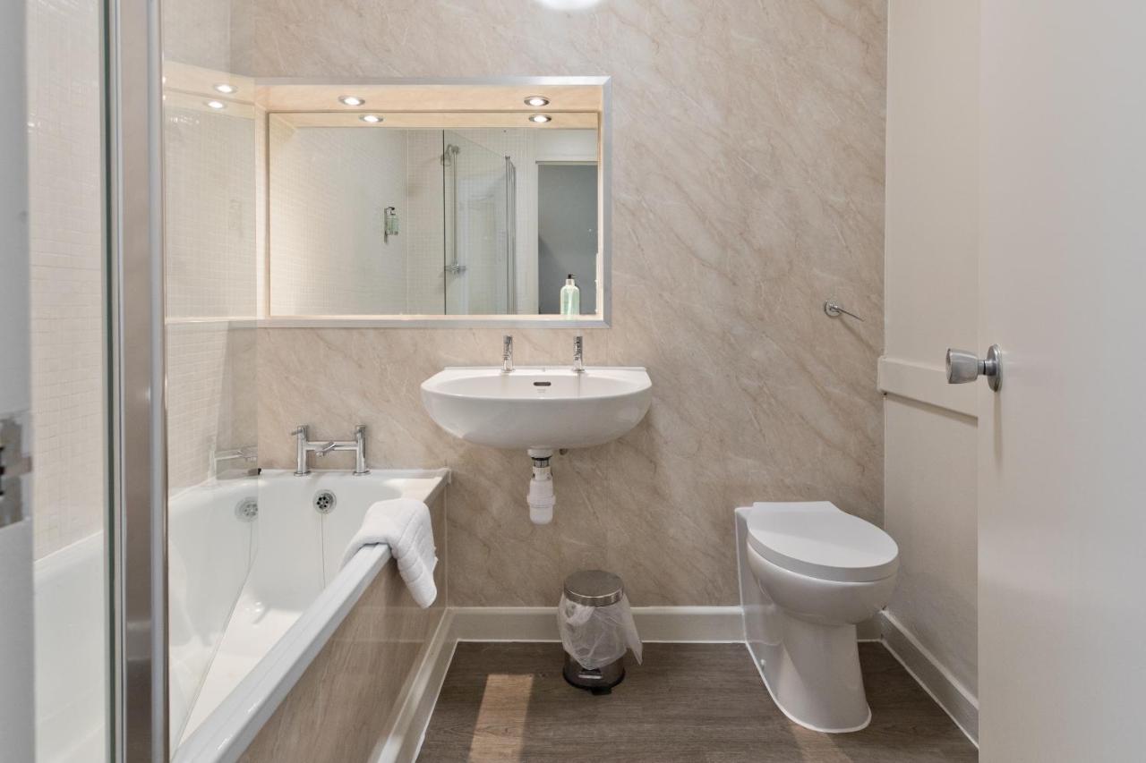 Blue Bell Lodge Hotel Middlesbrough Bagian luar foto